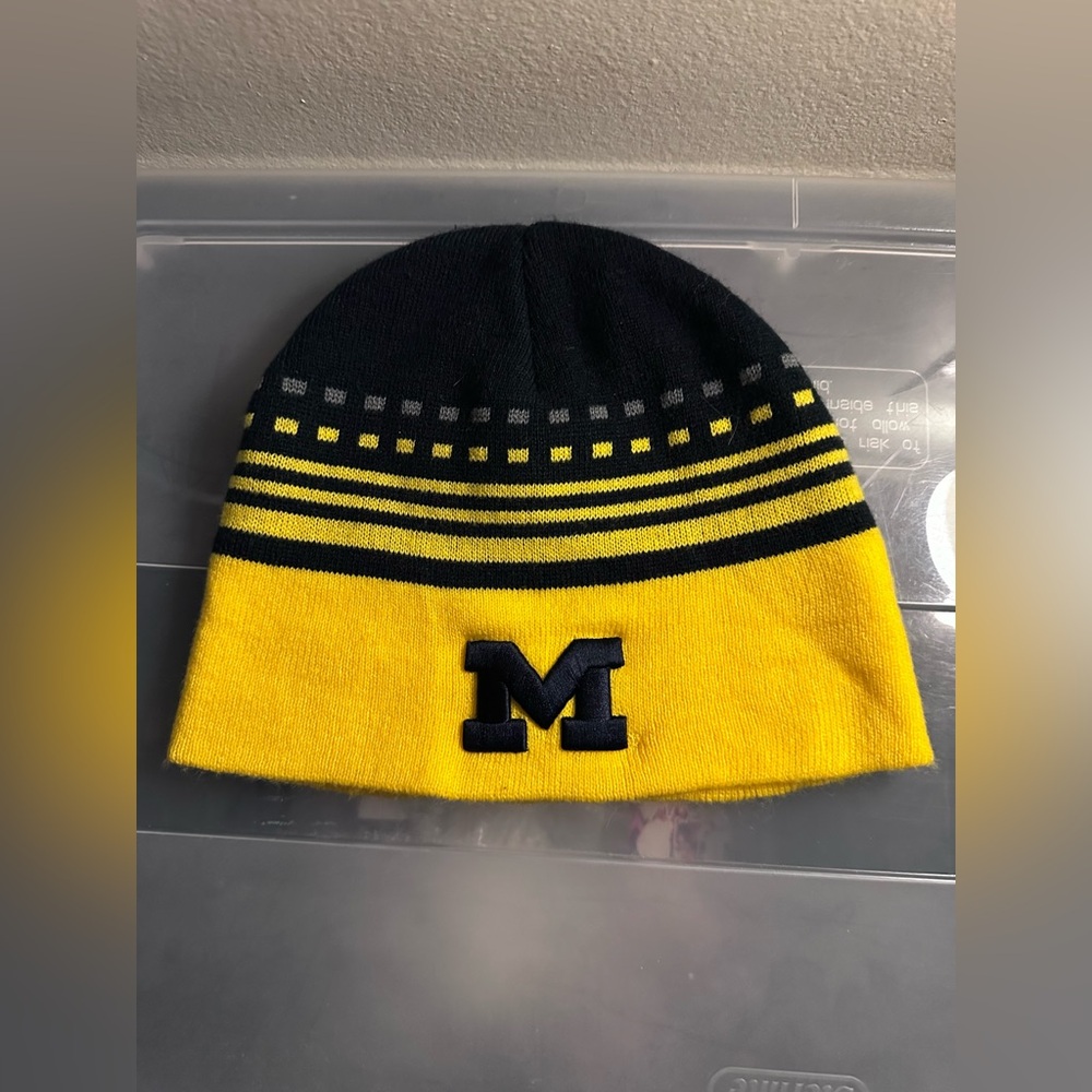 University of Michigan Winter Beanie - Picture 2 of 6